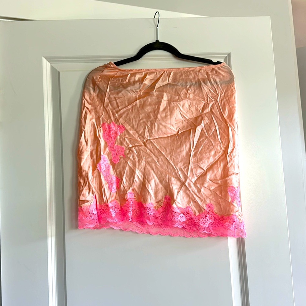 Victoria Secret Peach with pick lace slip SZ: L  TO BE DONATED 5/26